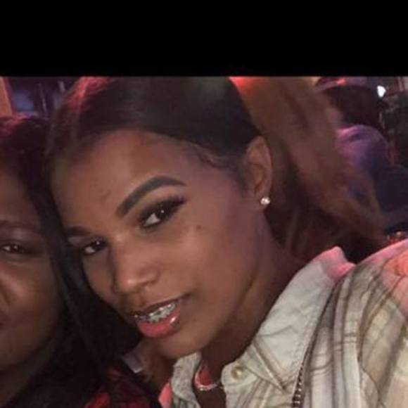 Meet your Posher, Holly - Picture 1 of 1